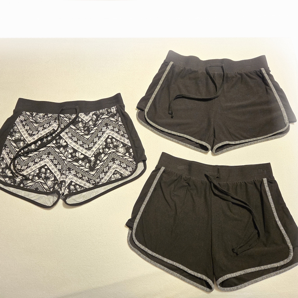 Women's Black and Patterned Shorts Set